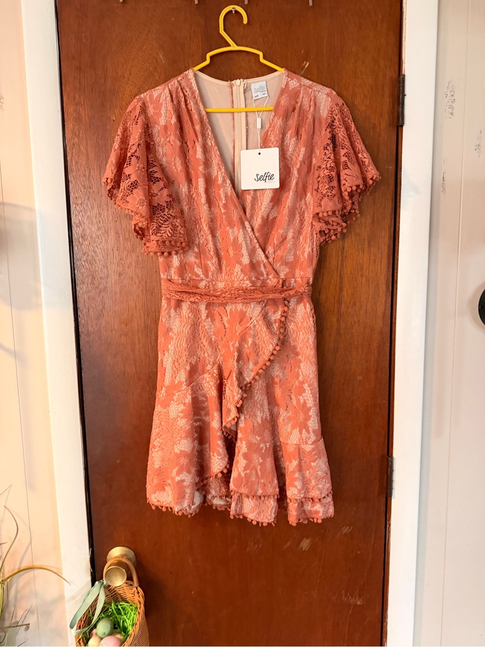 Selfie Leslie Coral Lace Midi Dress
